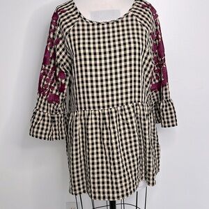EUC! Layerz Clothing Black Taupe Check Burgundy floral Embroidery SZ Medium